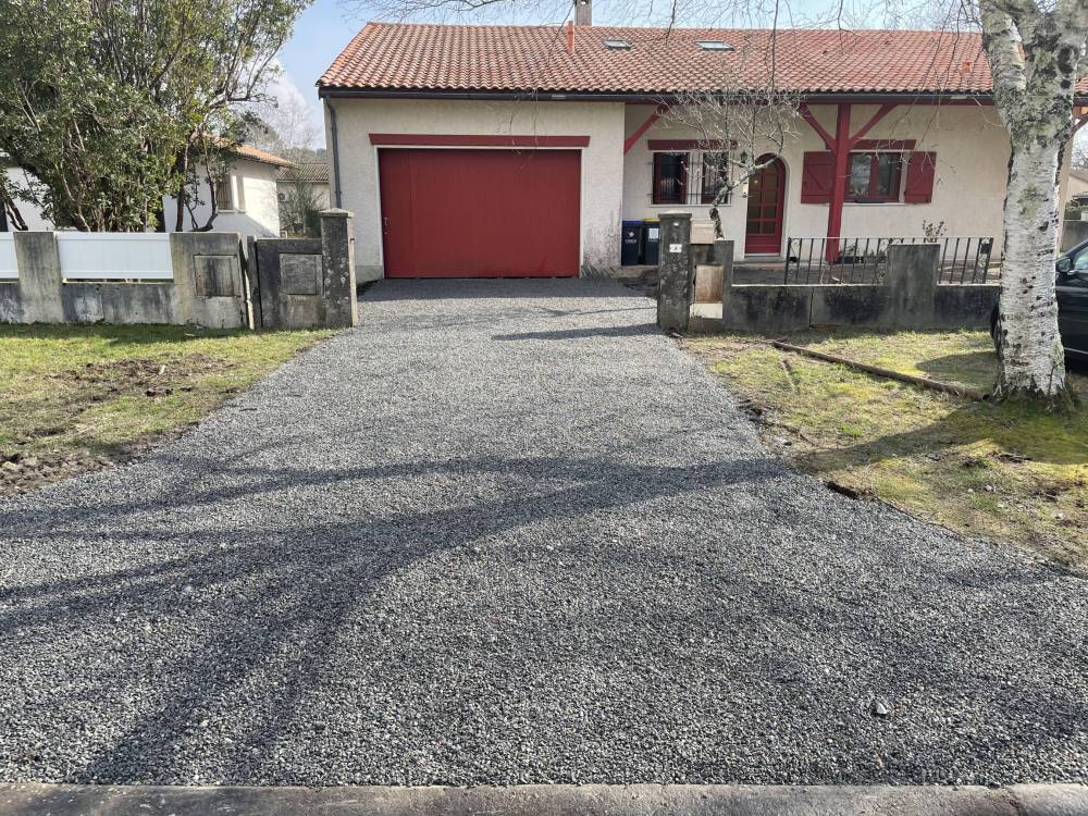 allée maison avec gravillon