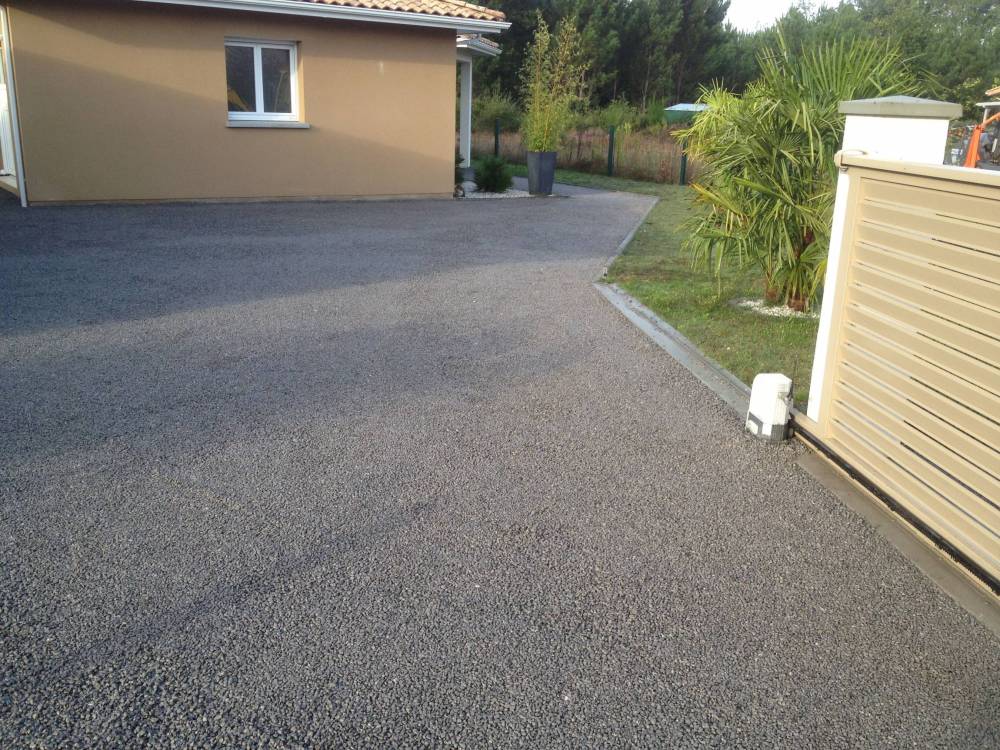 parking maison avec gravillon