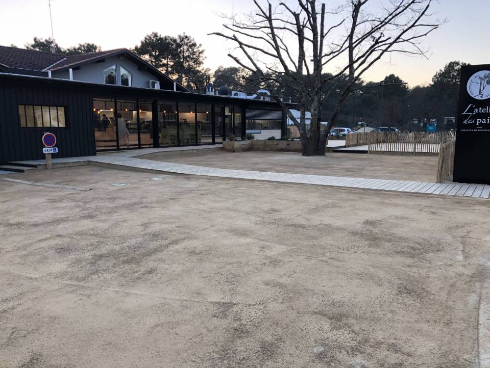 parking restaurant 1