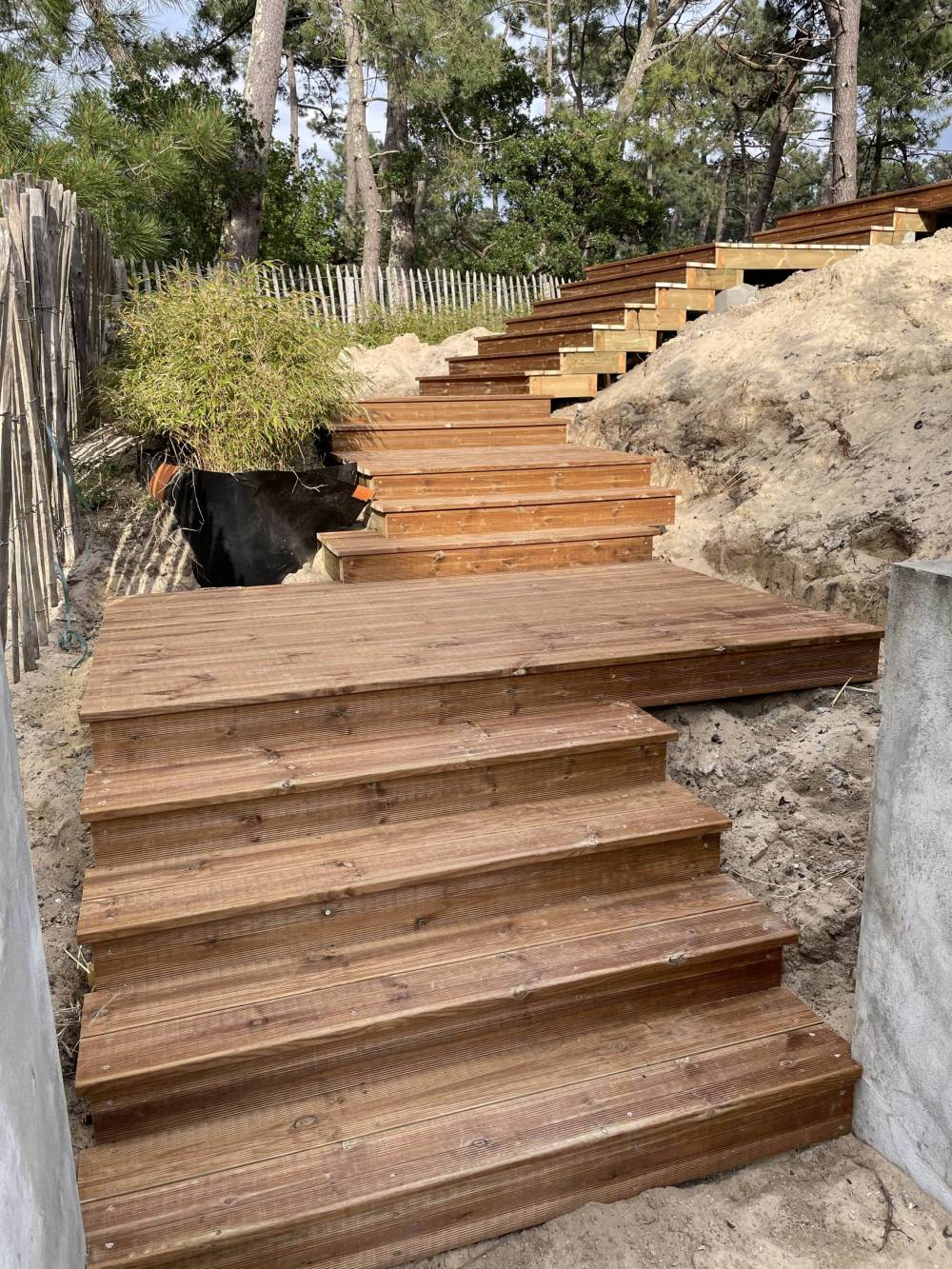 grand escalier en bois rustique 1